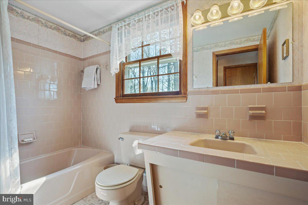 SYLVAN VIEW ON MAGOTHY - Residential