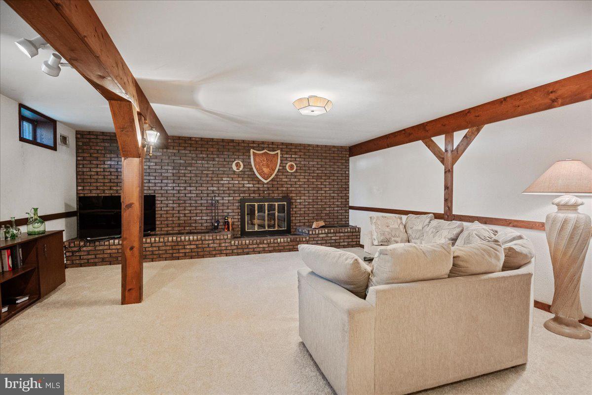 SYLVAN VIEW ON MAGOTHY - Residential