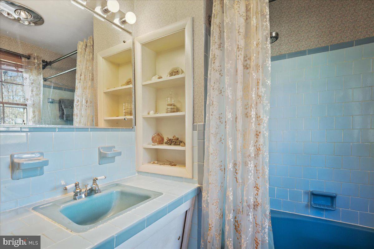 SYLVAN VIEW ON MAGOTHY - Residential