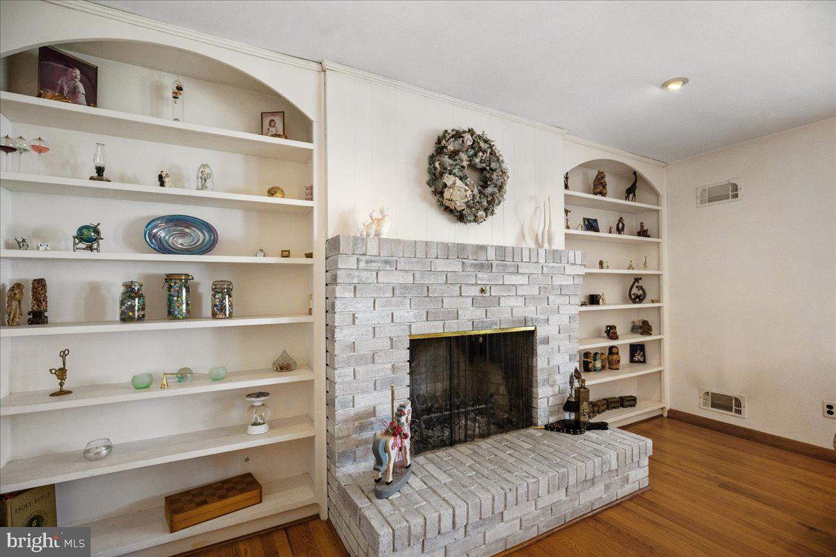 SYLVAN VIEW ON MAGOTHY - Residential