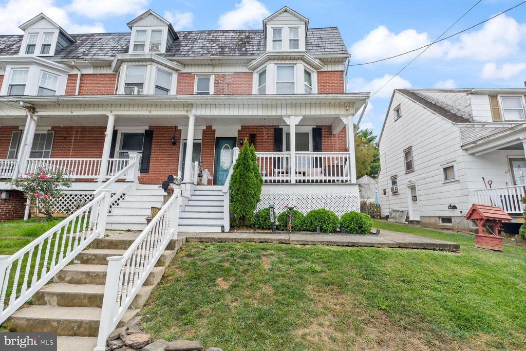 Photo of 321 Atlantic Avenue, RED LION, PA 17356 (MLS # PAYK2089690)