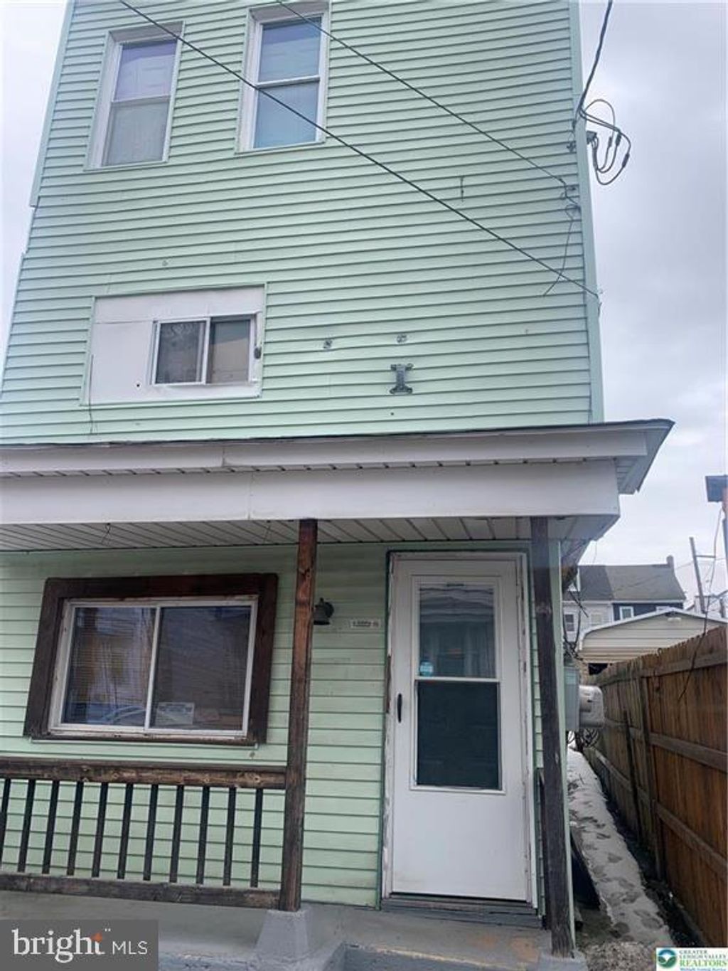 Photo of 227 N Chestnut Street, SHENANDOAH, PA 17976 (MLS # PASK2025566)