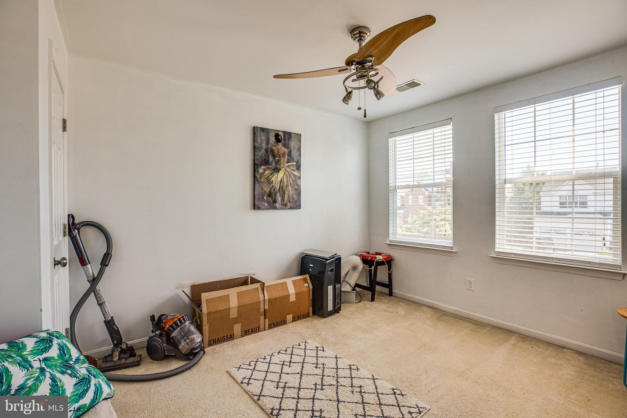 HAMPTON OAKS - Residential