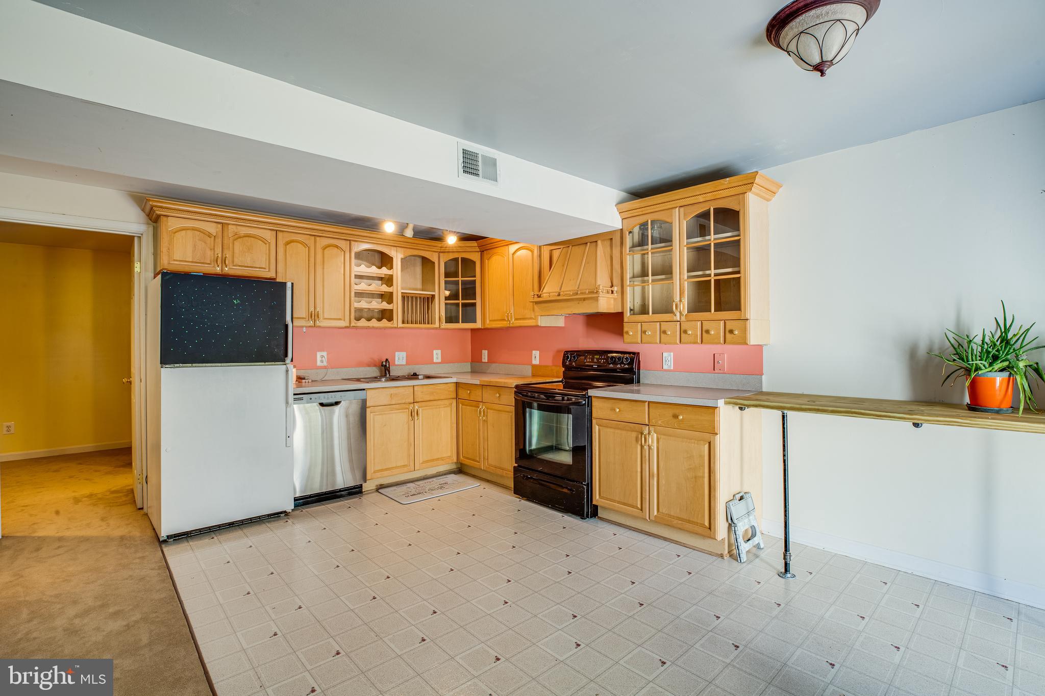 HAMPTON OAKS - Residential