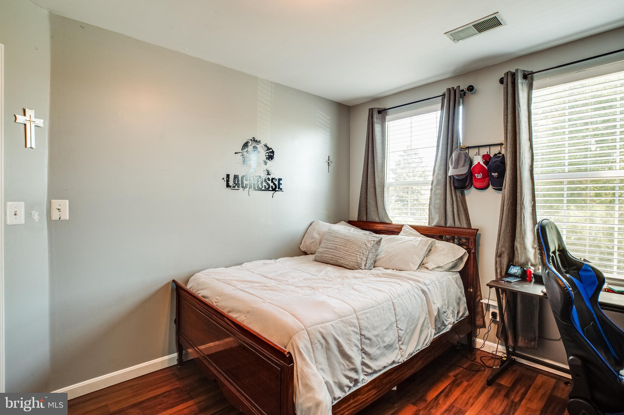 HAMPTON OAKS - Residential