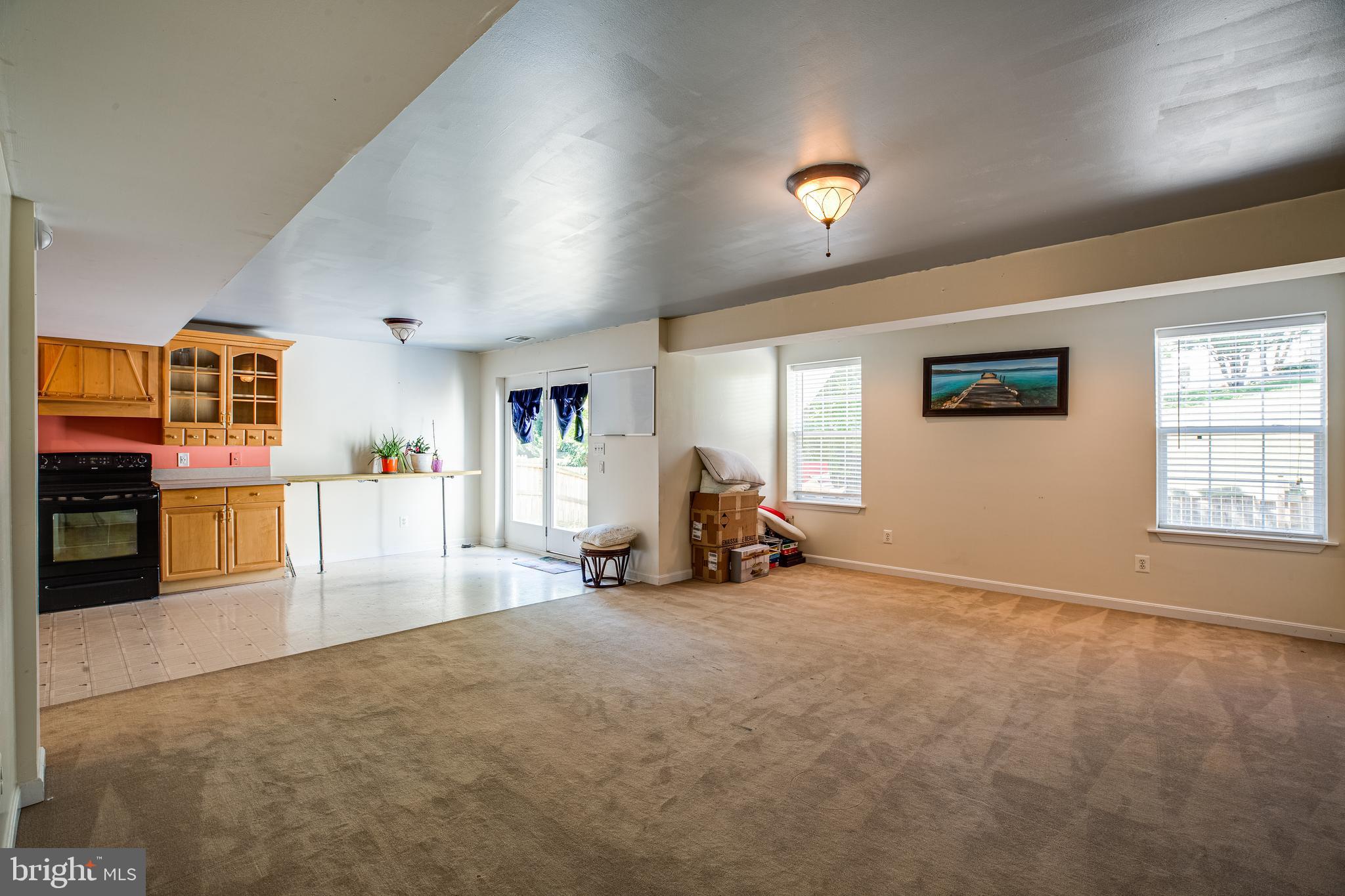 HAMPTON OAKS - Residential