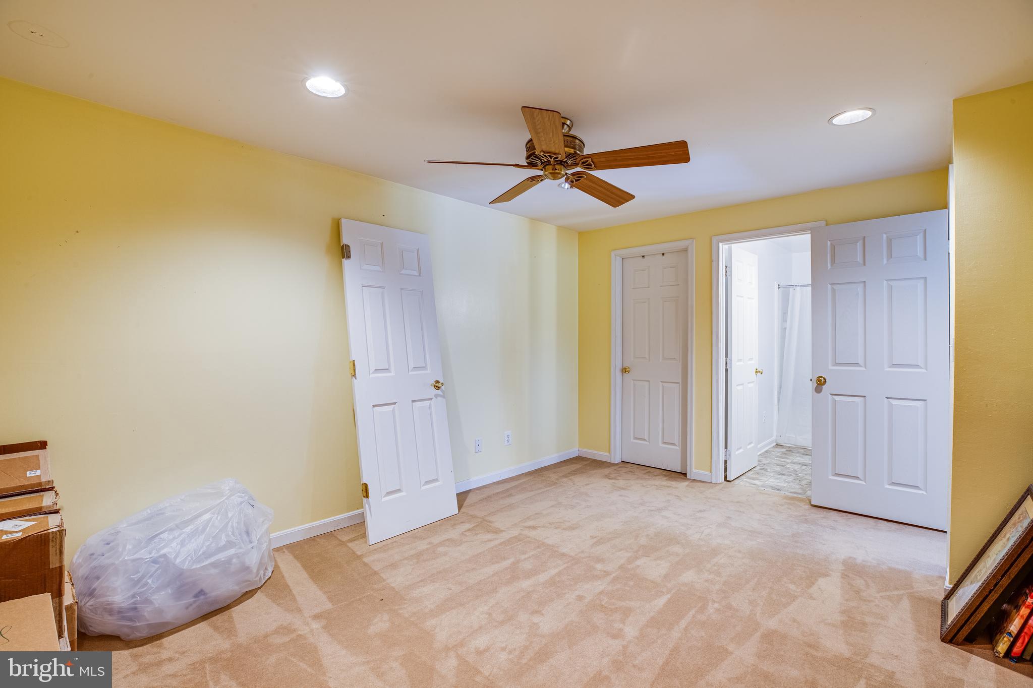 HAMPTON OAKS - Residential