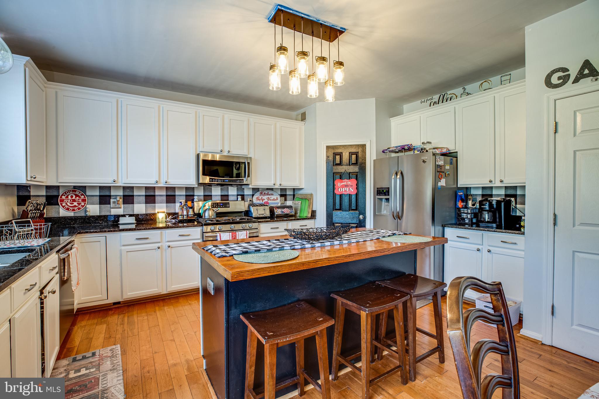 HAMPTON OAKS - Residential