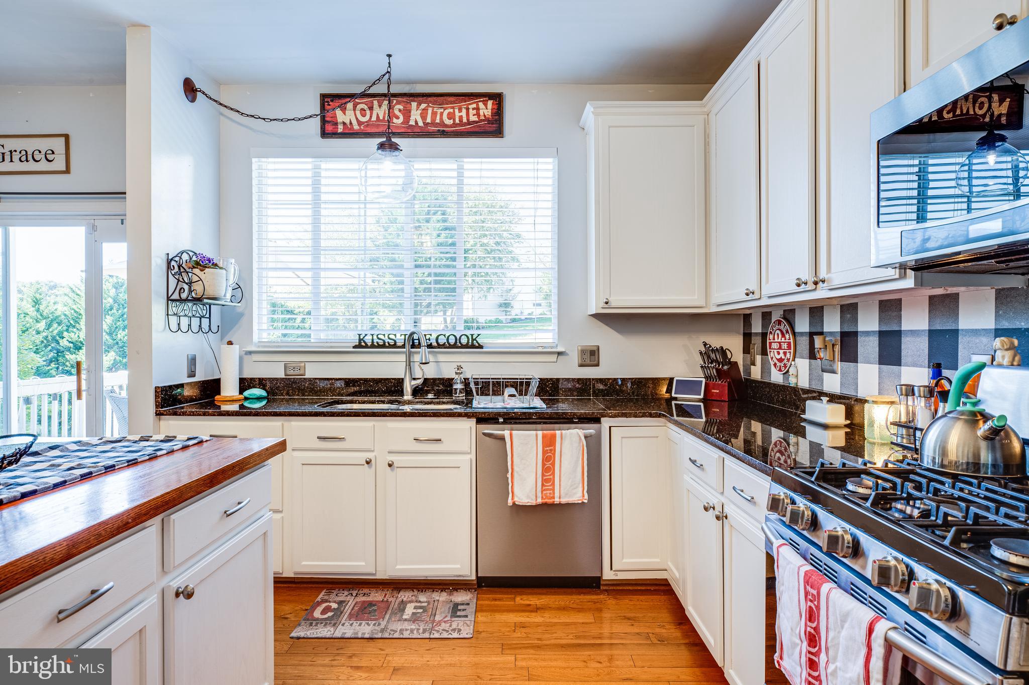 HAMPTON OAKS - Residential