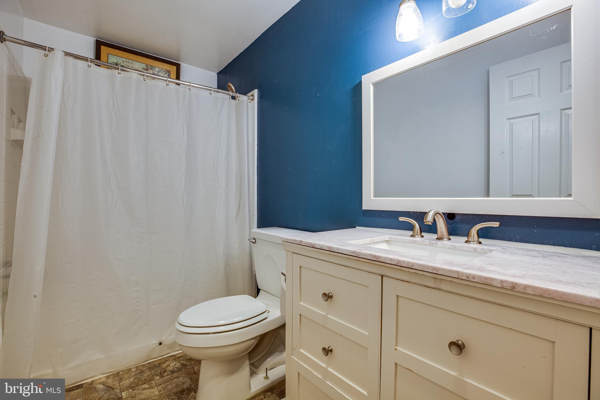 HAMPTON OAKS - Residential