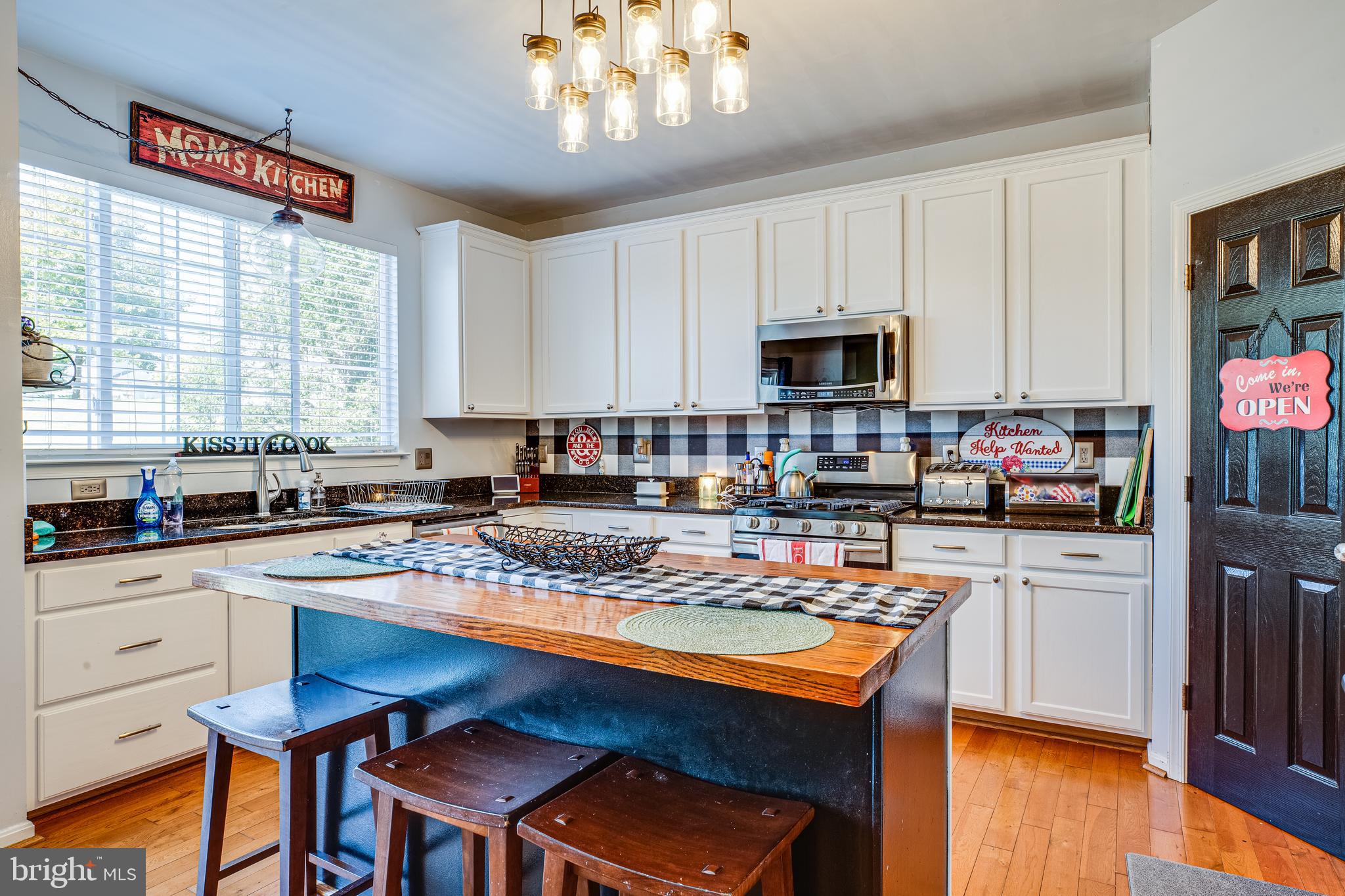 HAMPTON OAKS - Residential