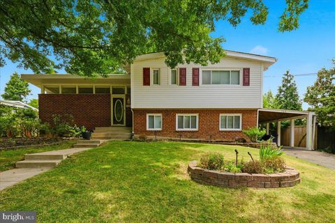 Homes For Rent - 709 N Pryor Street<br/> ALEXANDRIA, VA 22304