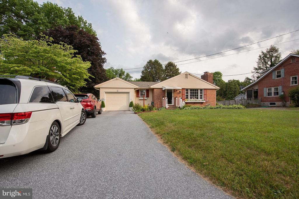 Photo of 120 E ROSEVILLE RD, LANCASTER, PA 17601 (MLS # PALA2036756)