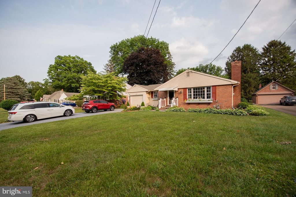 Photo of 120 E ROSEVILLE RD, LANCASTER, PA 17601 (MLS # PALA2036756)