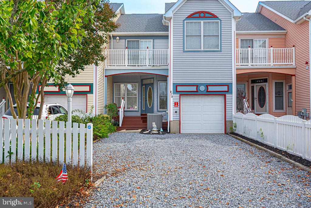879 YACHT CLUB DRIVE 879