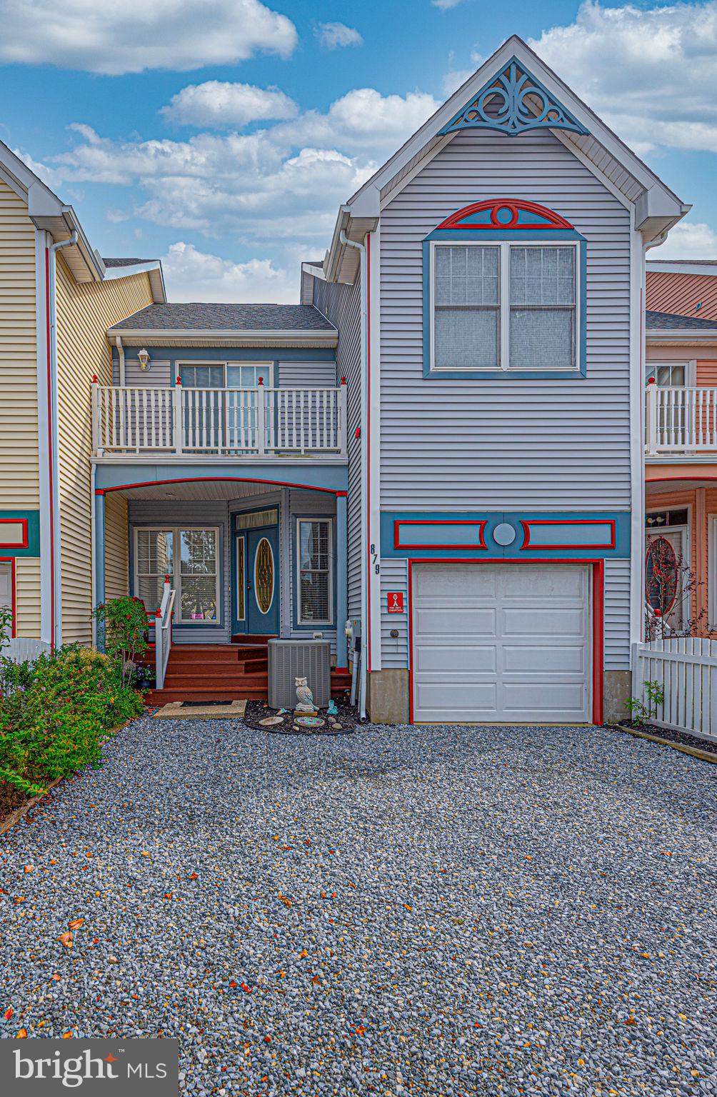 879 YACHT CLUB DRIVE 879