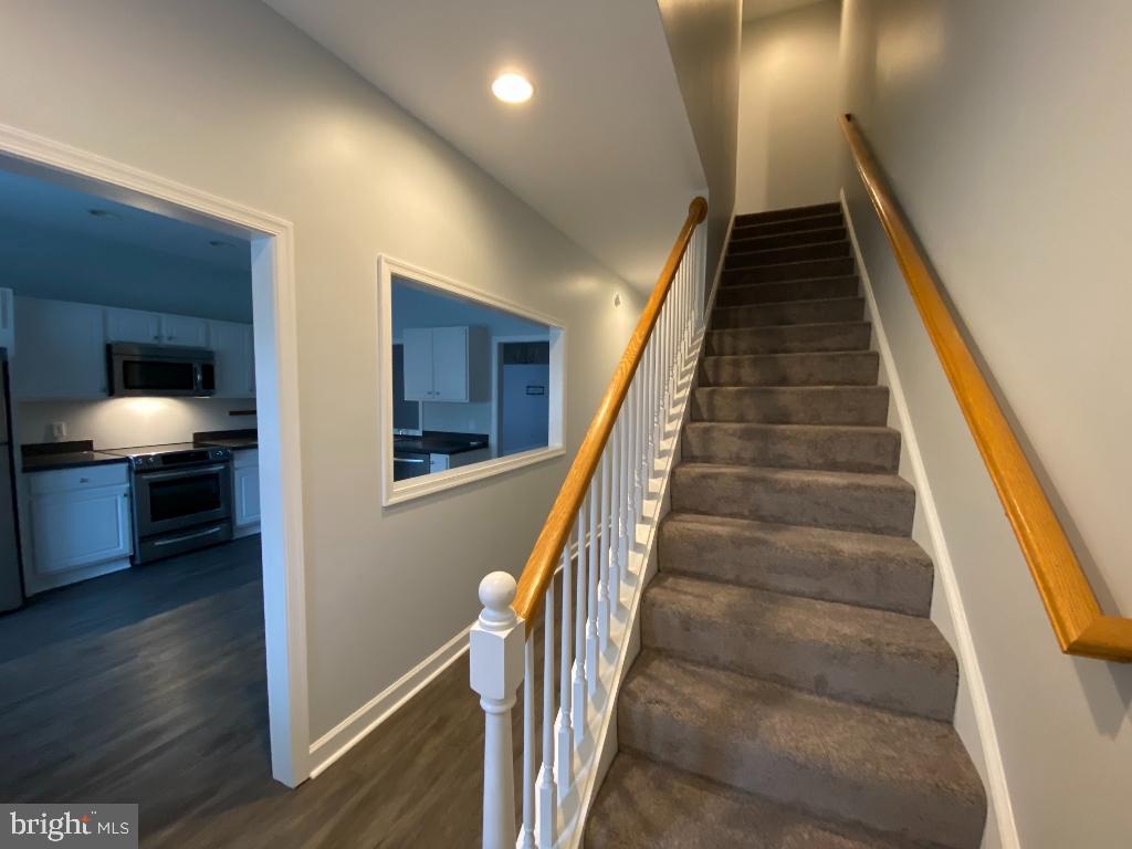 EASTON CLUB - Residential Lease