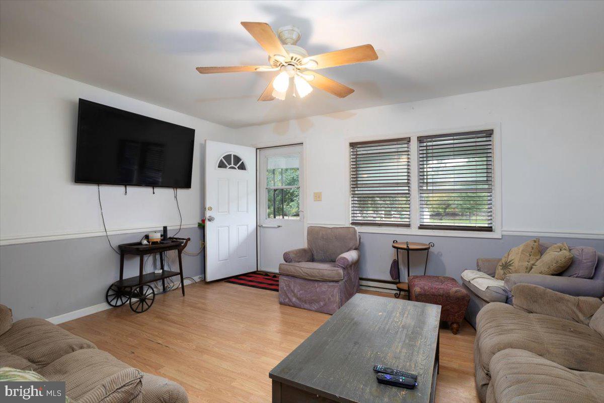 218 E SUNSET AVENUE