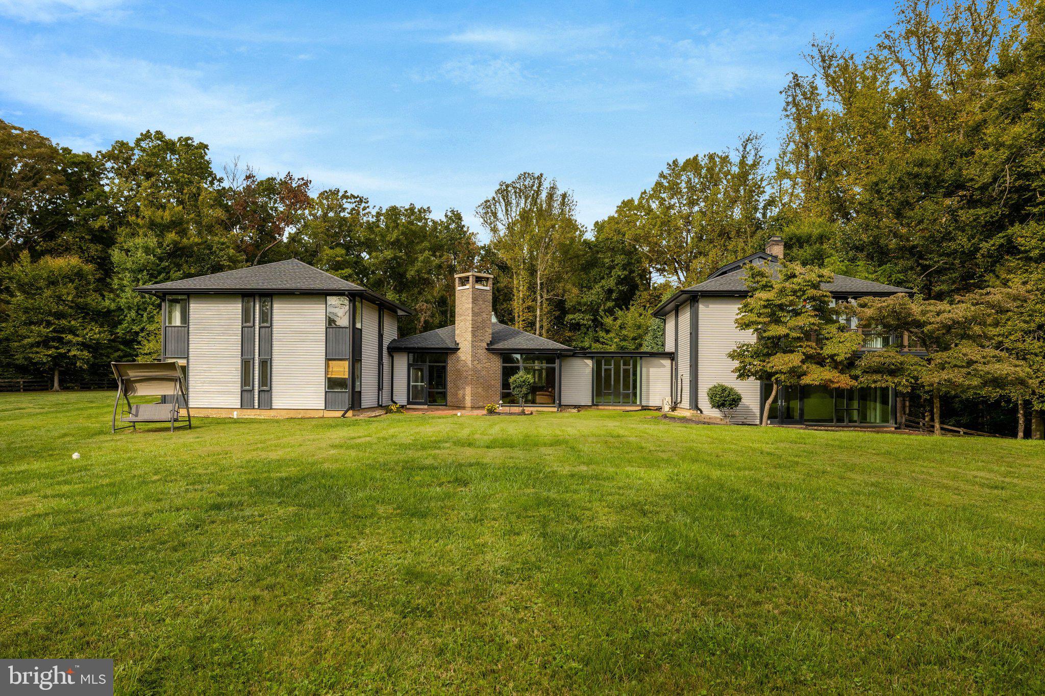 125 COMMONAGE DRIVE