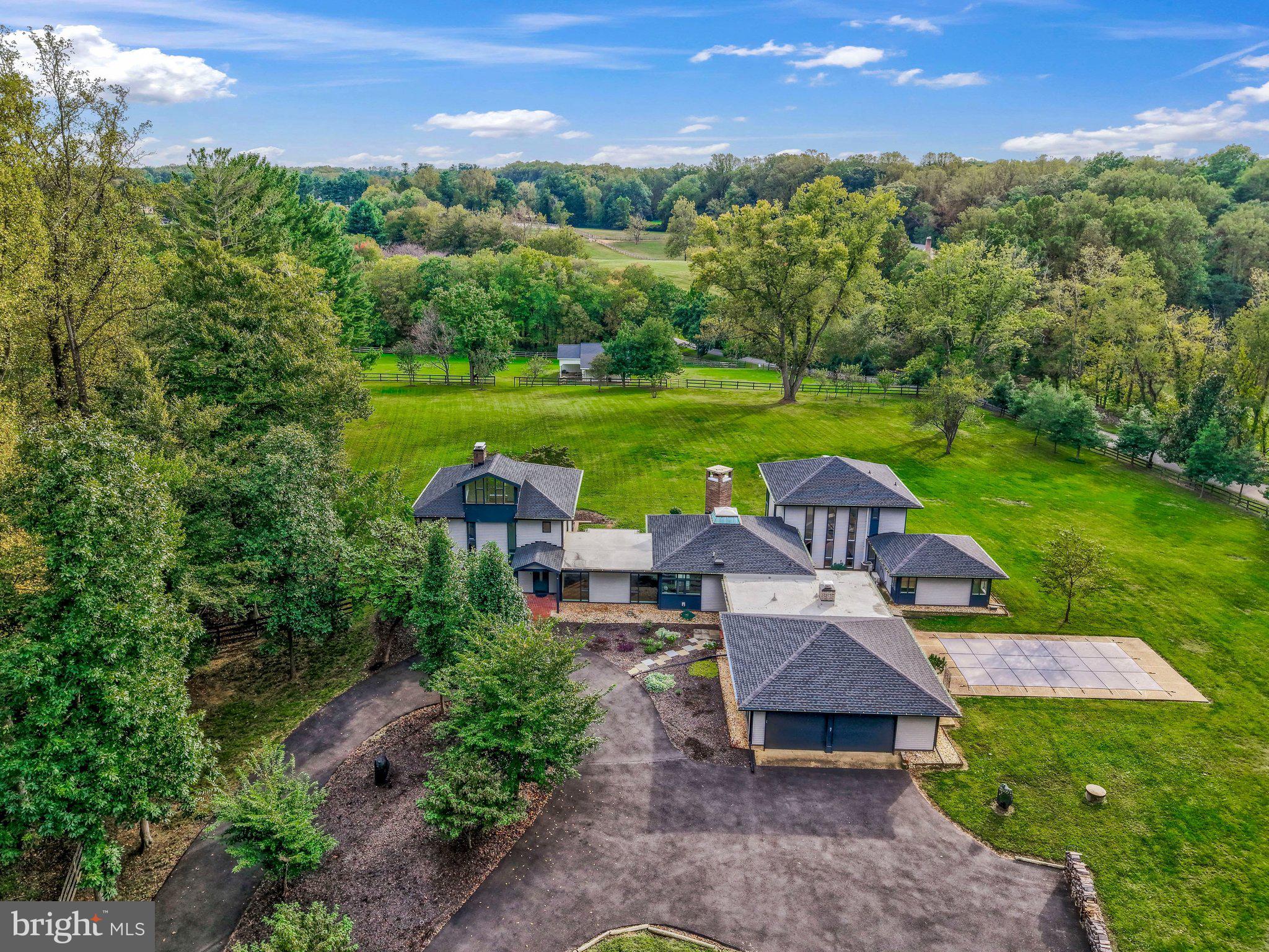 125 COMMONAGE DRIVE