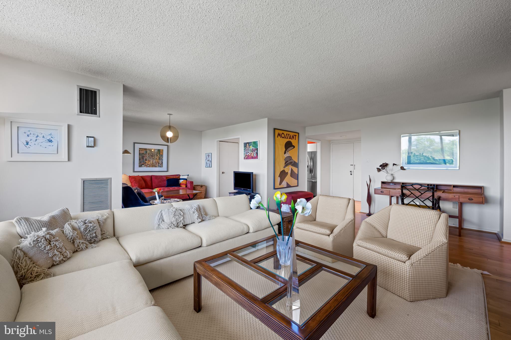 WINTHROP HOUSE - Residential