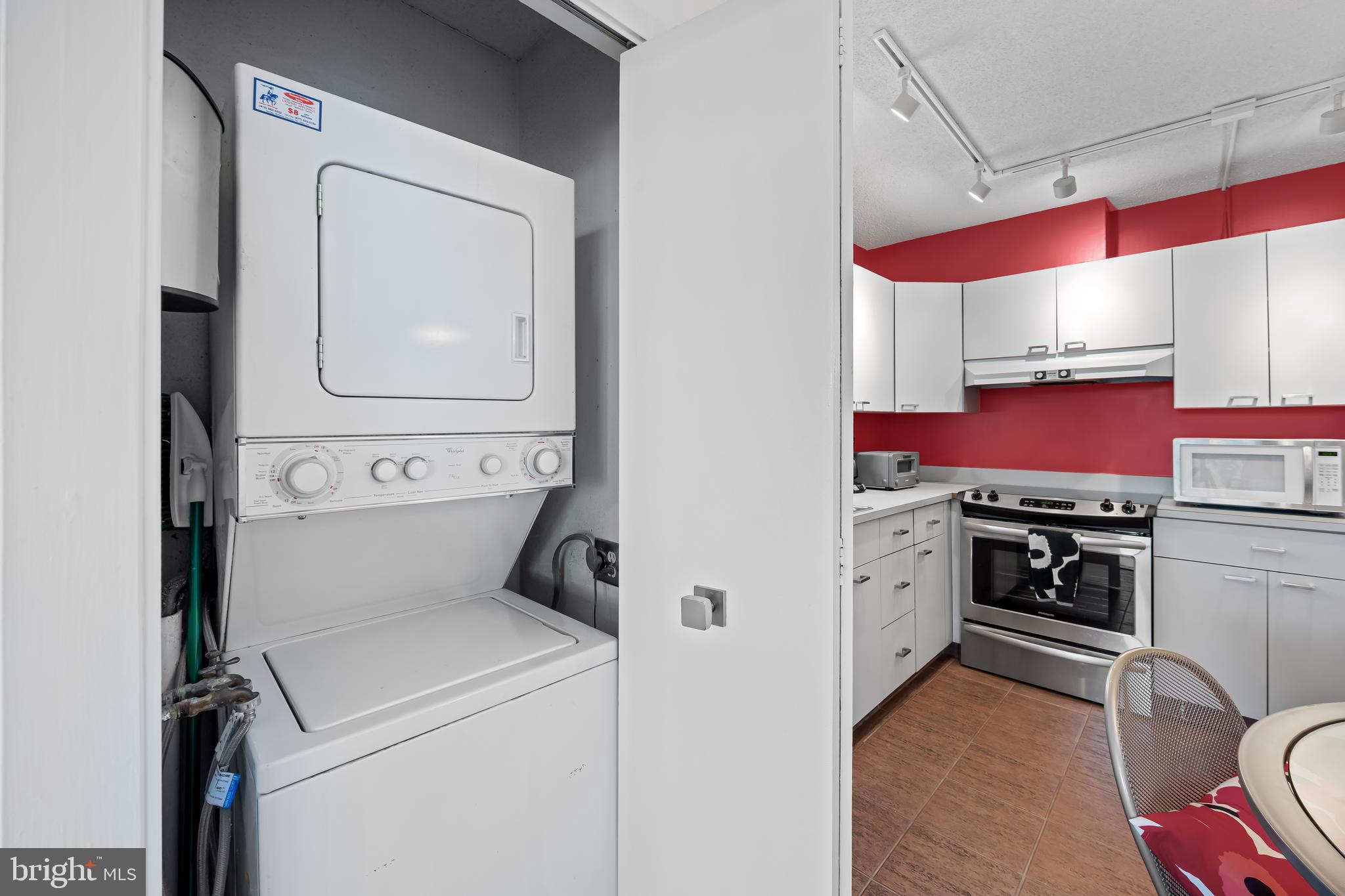 WINTHROP HOUSE - Residential