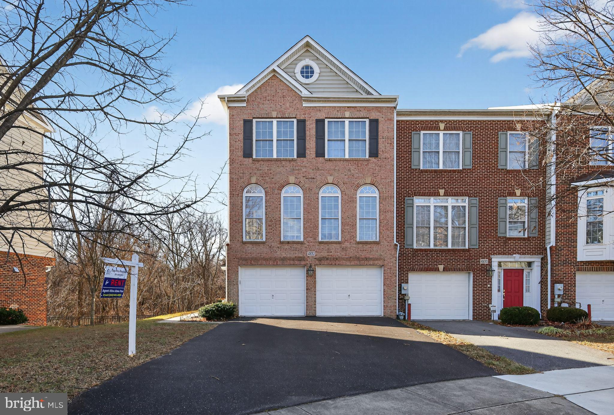 4832 LEE HOLLOW PLACE