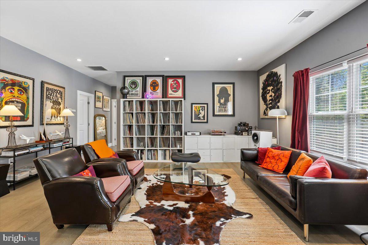 MAPLEWOOD MANOR - Residential