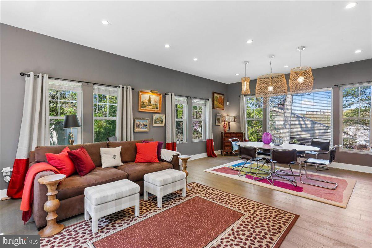 MAPLEWOOD MANOR - Residential