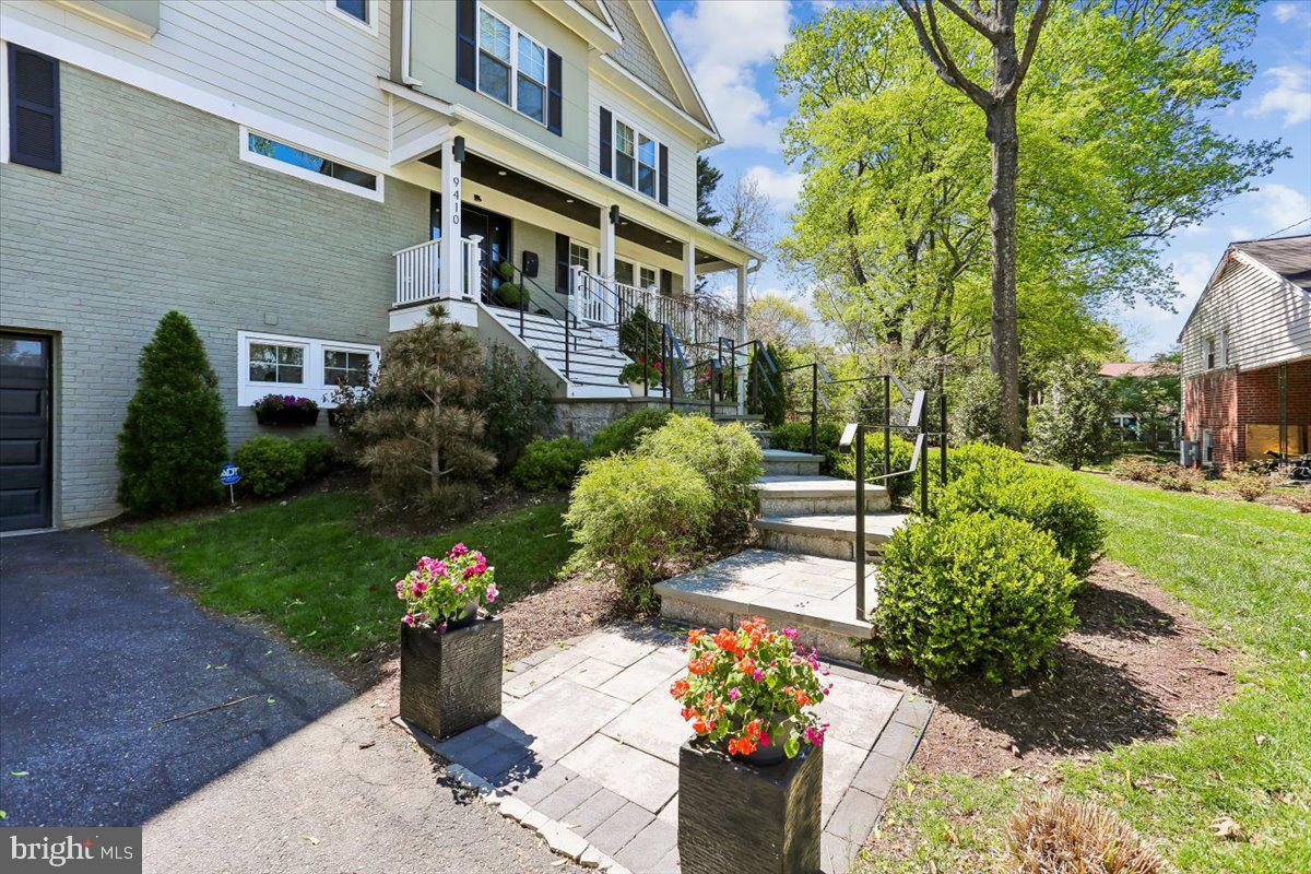 MAPLEWOOD MANOR - Residential