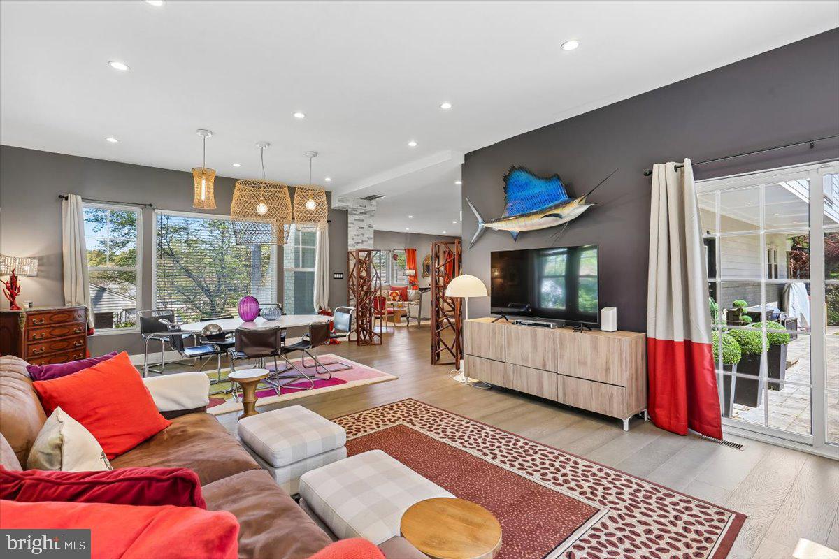 MAPLEWOOD MANOR - Residential