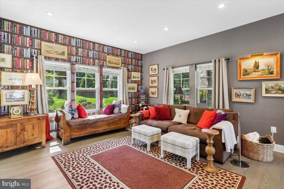 MAPLEWOOD MANOR - Residential