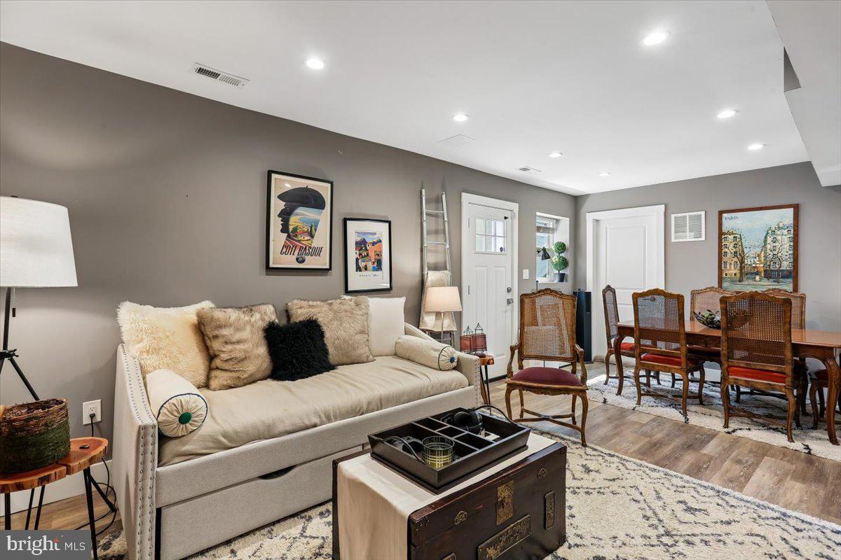 MAPLEWOOD MANOR - Residential