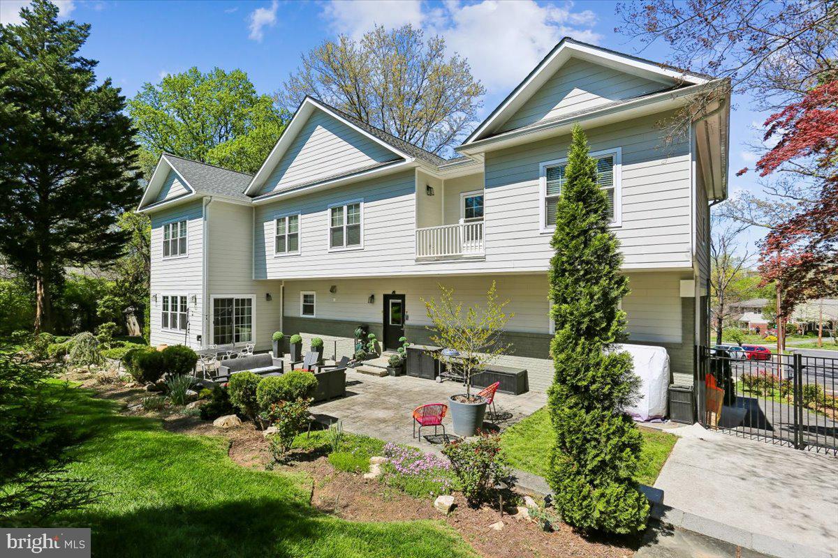 MAPLEWOOD MANOR - Residential