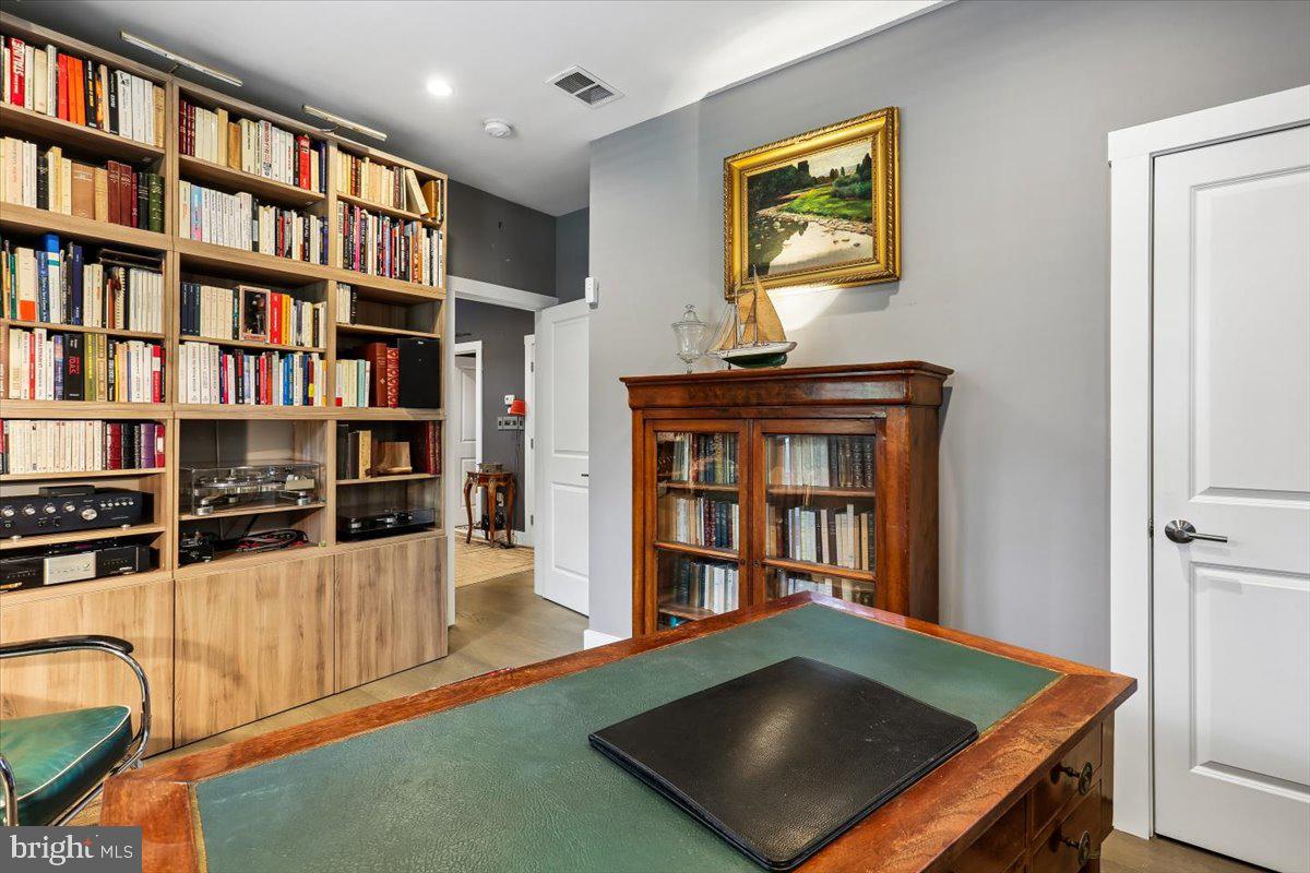 MAPLEWOOD MANOR - Residential