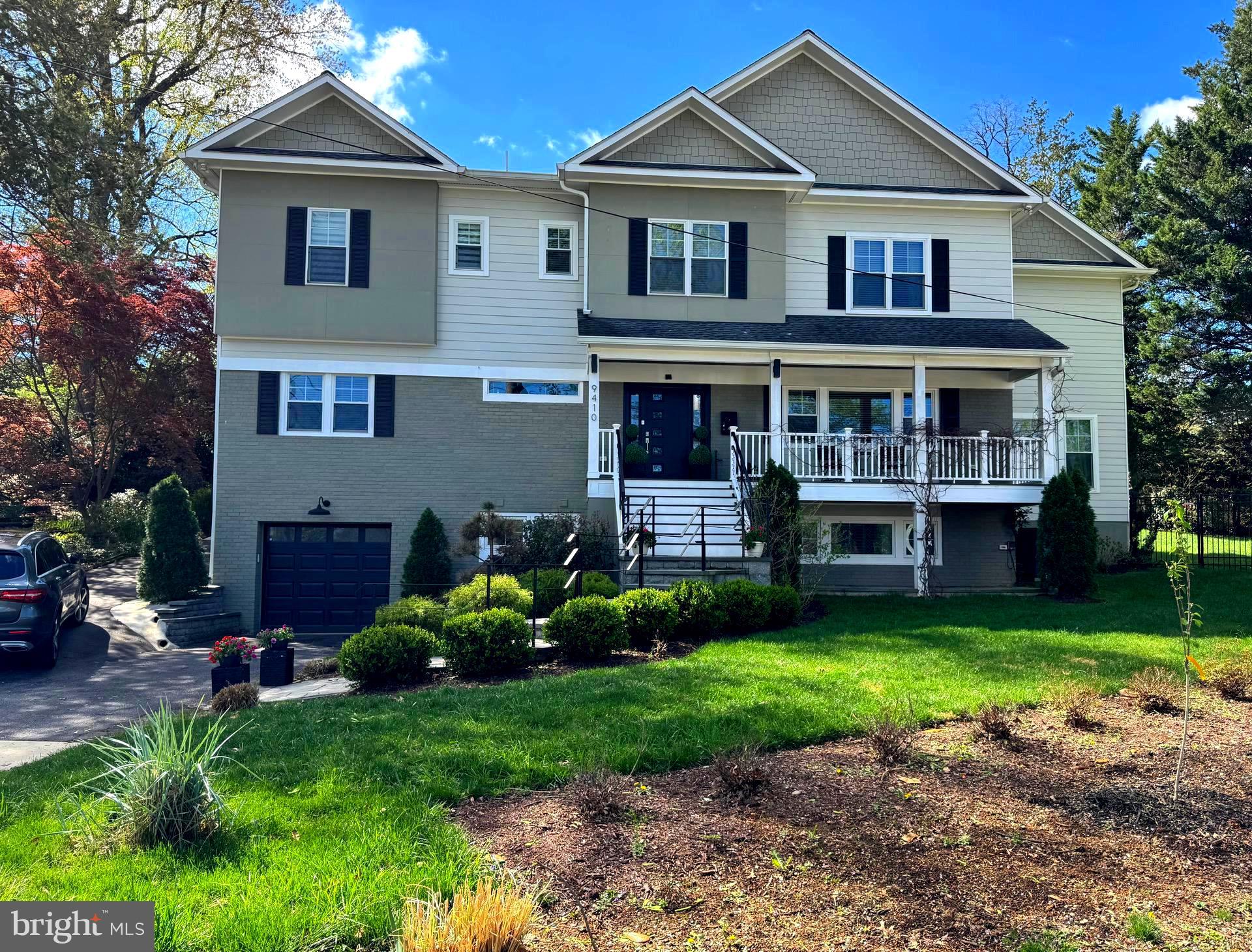 MAPLEWOOD MANOR - Residential