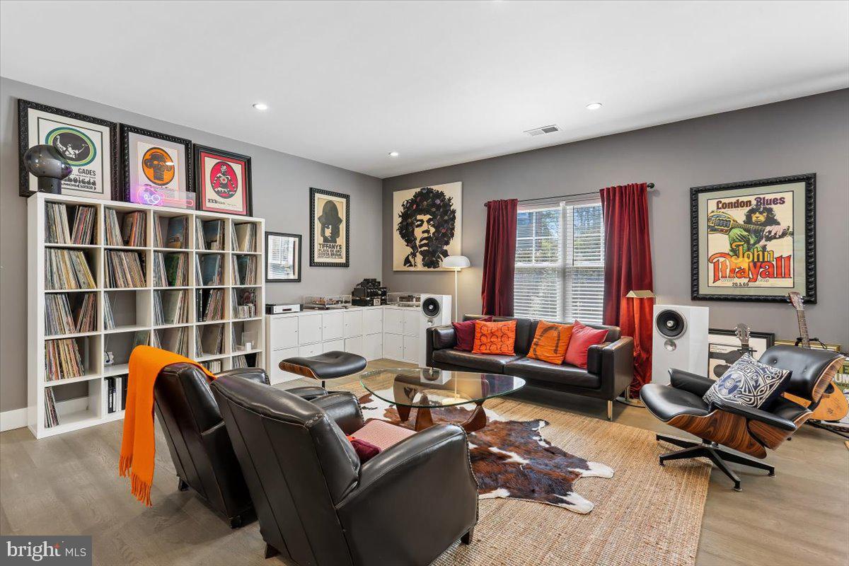 MAPLEWOOD MANOR - Residential