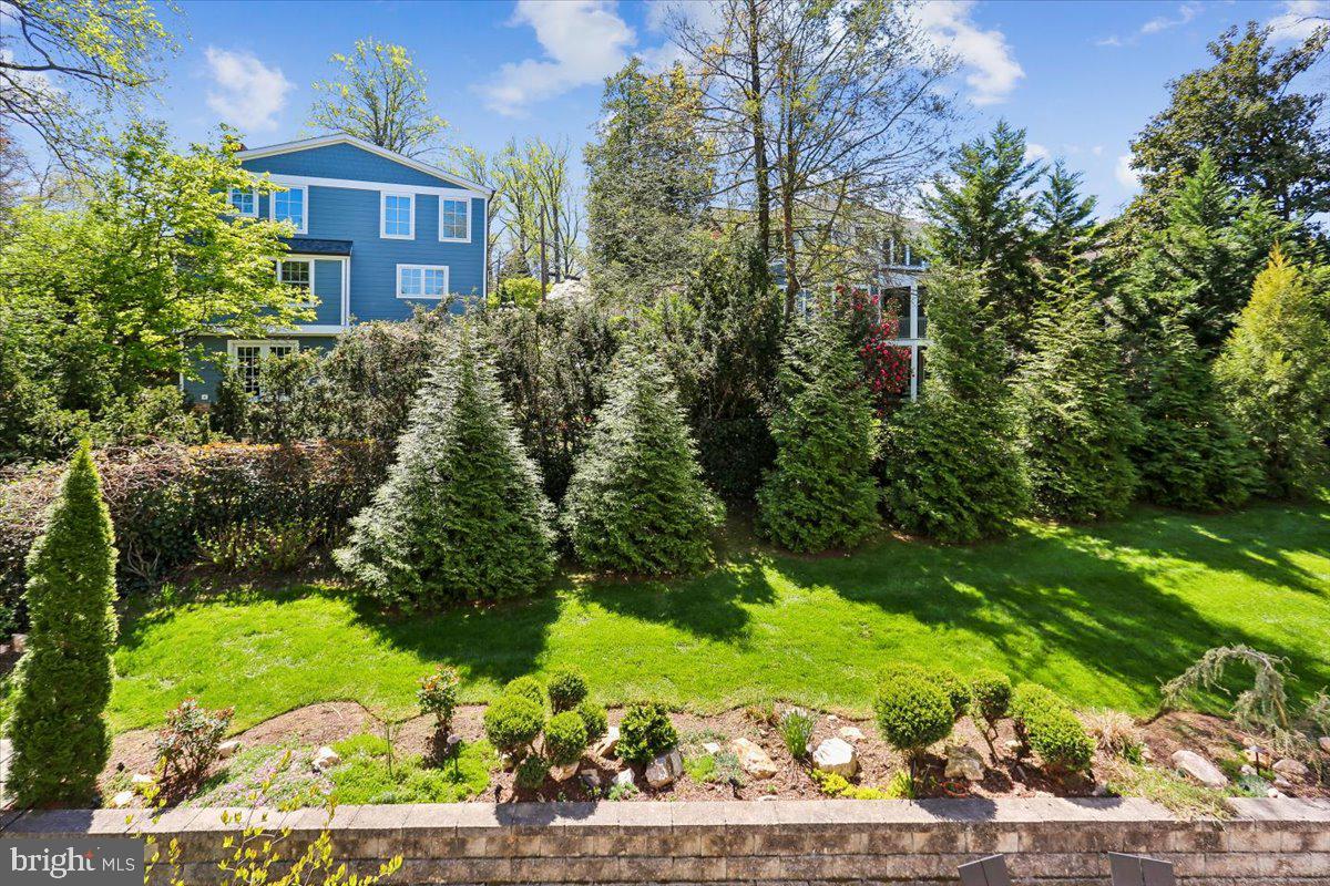 MAPLEWOOD MANOR - Residential