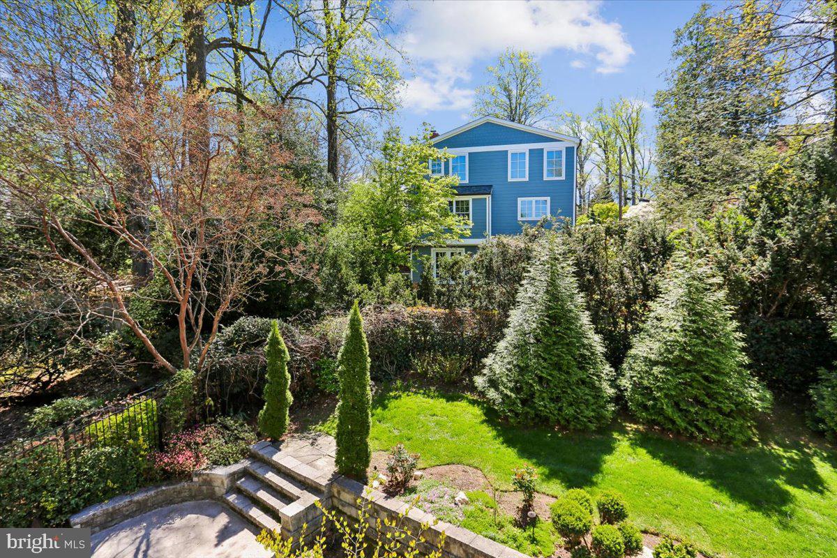 MAPLEWOOD MANOR - Residential