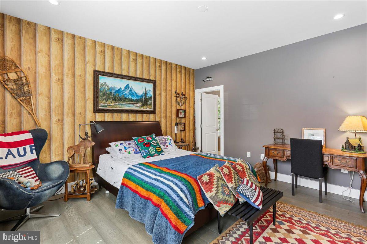 MAPLEWOOD MANOR - Residential