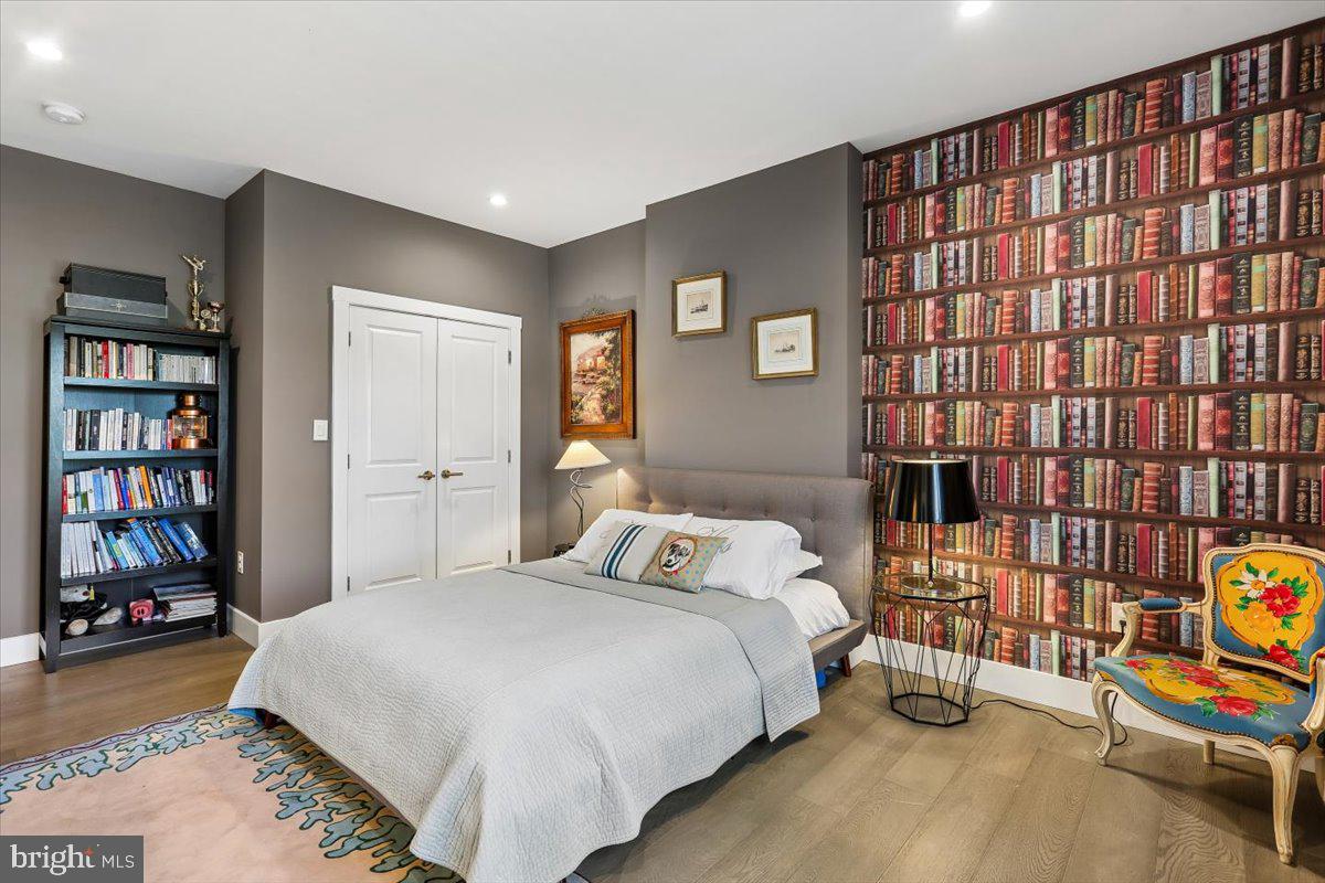 MAPLEWOOD MANOR - Residential