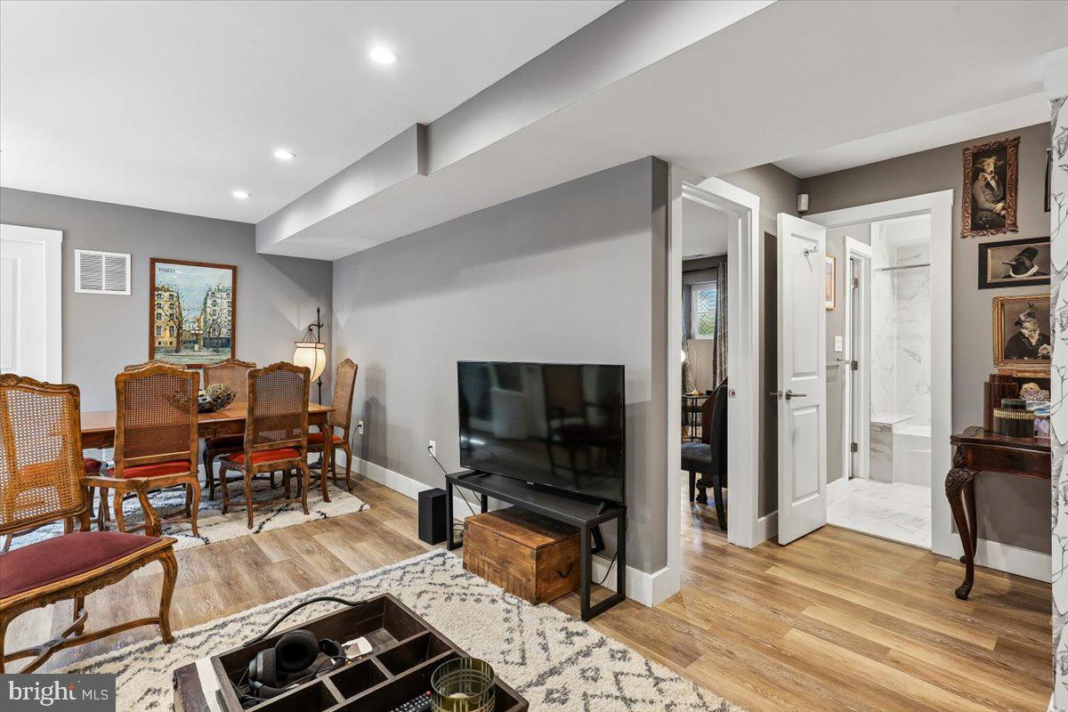 MAPLEWOOD MANOR - Residential