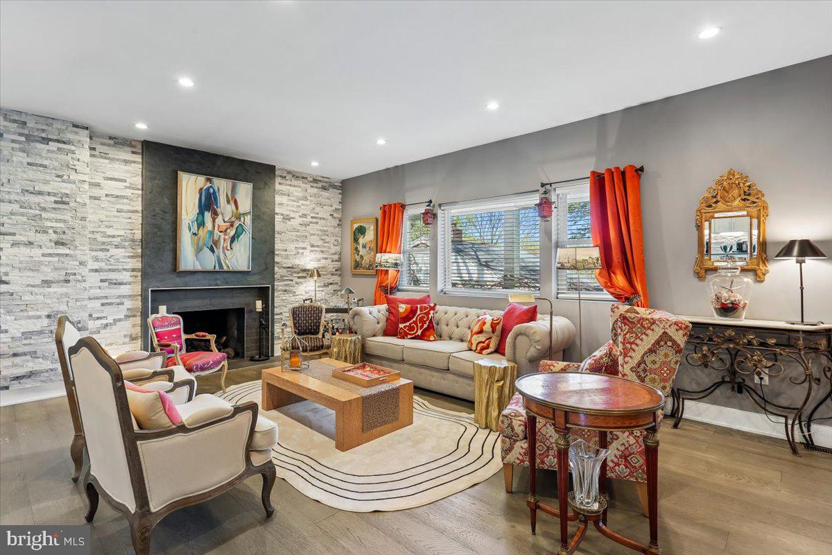 MAPLEWOOD MANOR - Residential