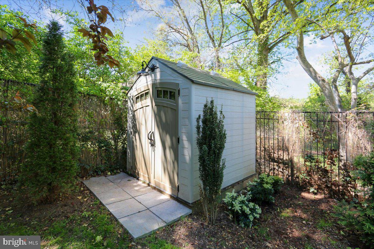 MAPLEWOOD MANOR - Residential