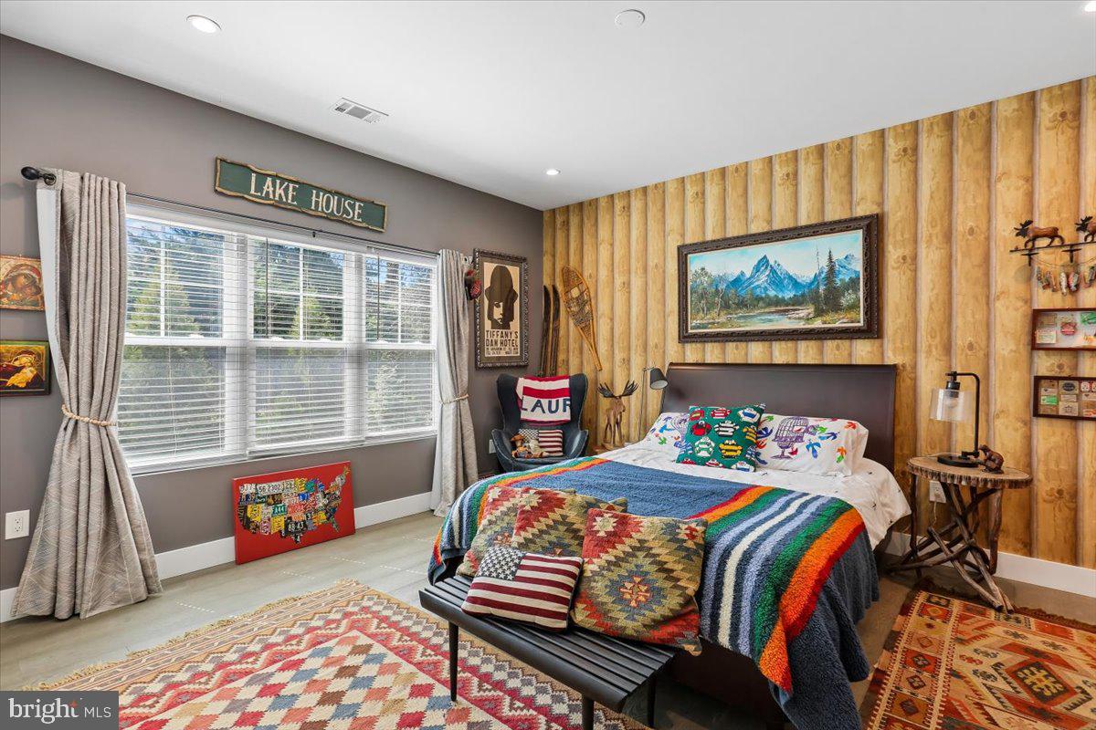 MAPLEWOOD MANOR - Residential