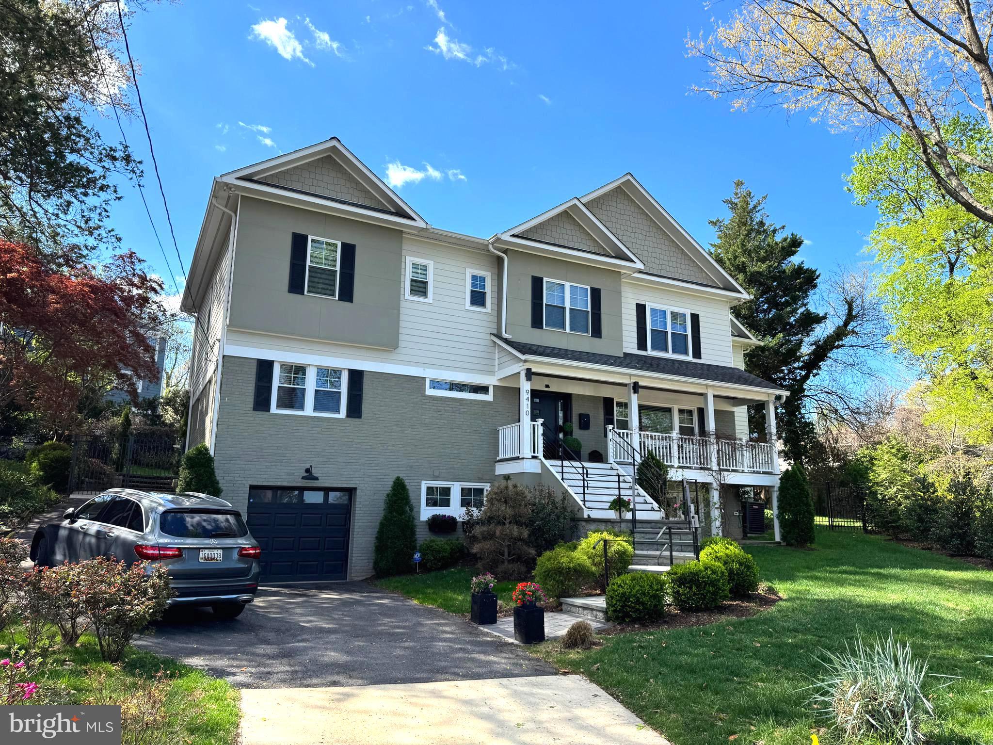 MAPLEWOOD MANOR - Residential