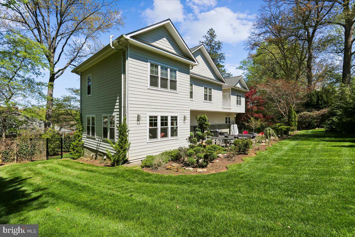 MAPLEWOOD MANOR - Residential