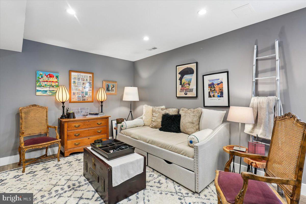 MAPLEWOOD MANOR - Residential