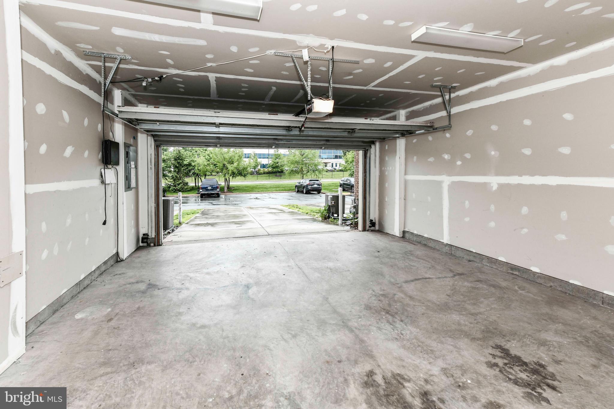 OAKLAWN - Residential Lease