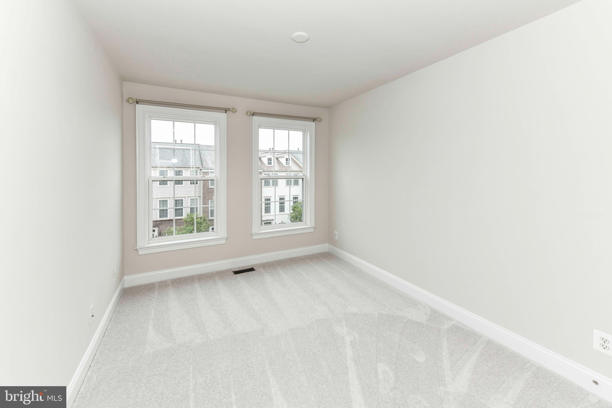 OAKLAWN - Residential Lease